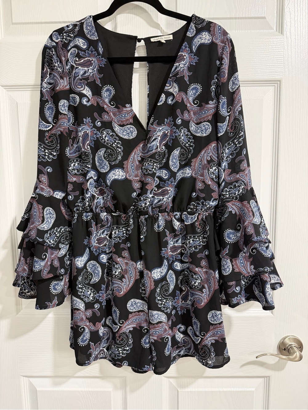 Charlotte Russe Women’s Black Paisley V-Neck Ruffled Sleeve Romper